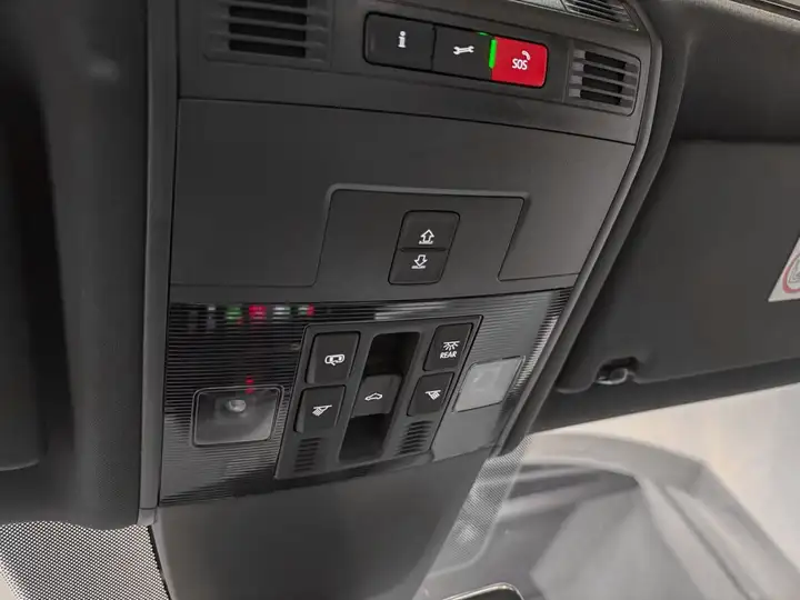 Volkswagen Touran 2025, foto 23