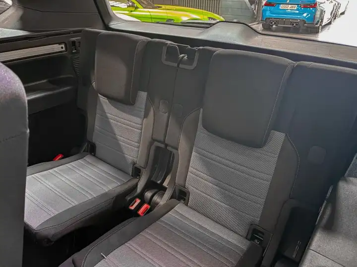 Volkswagen Touran 2025, foto 26