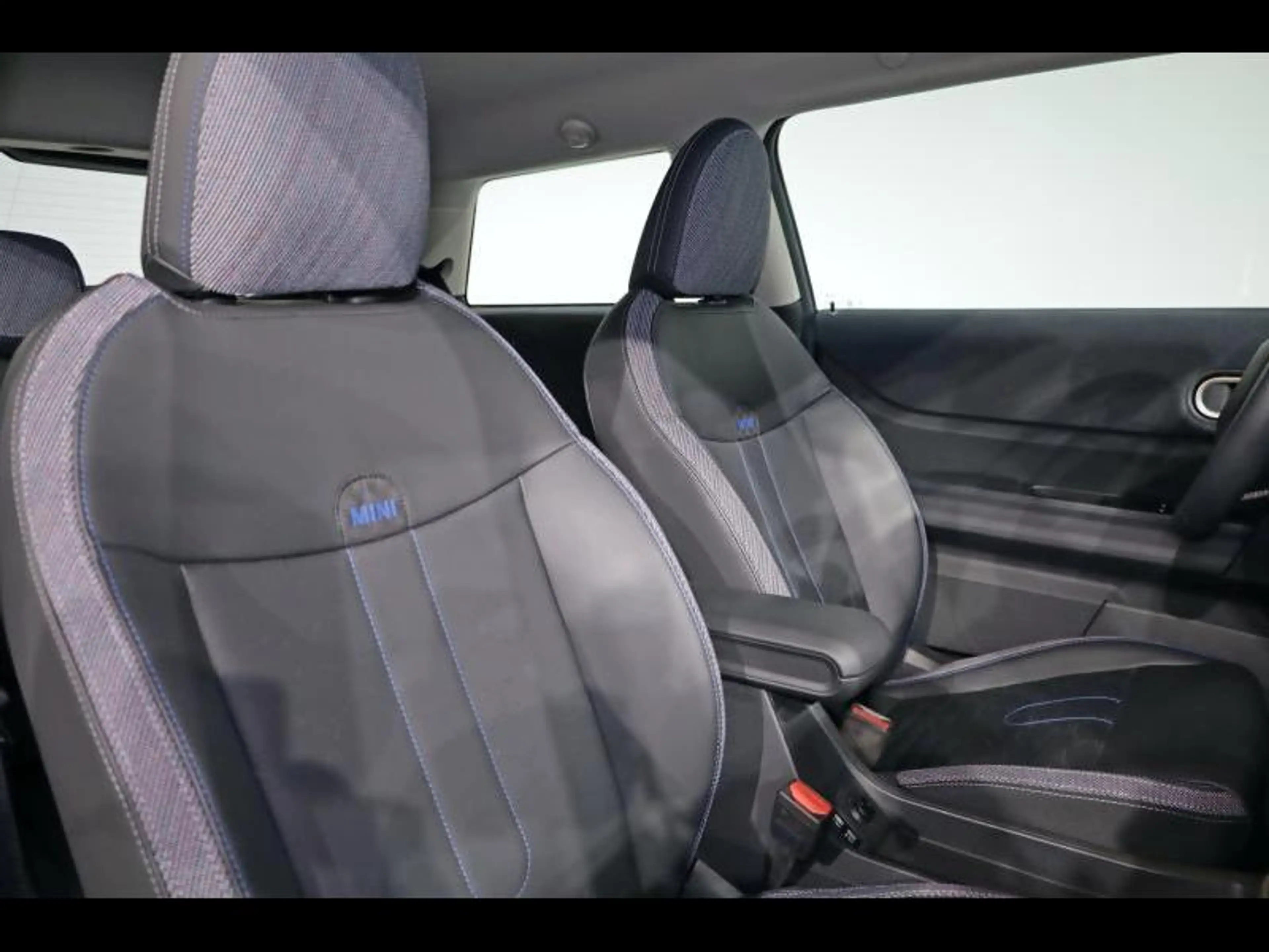 MINI Cooper C — photo 11