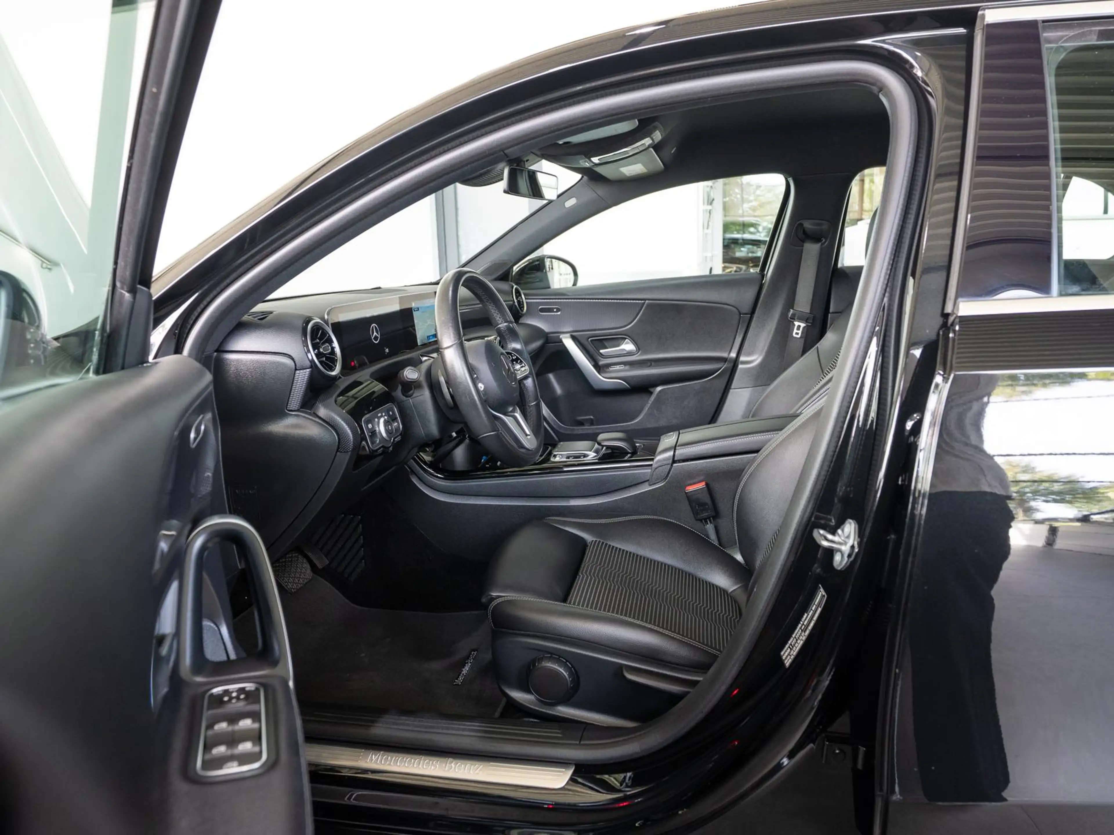 Mercedes-Benz A 220 7G-DCT *LED*TOTWINKEL*WIDESCREEN*MBUX* — photo 9