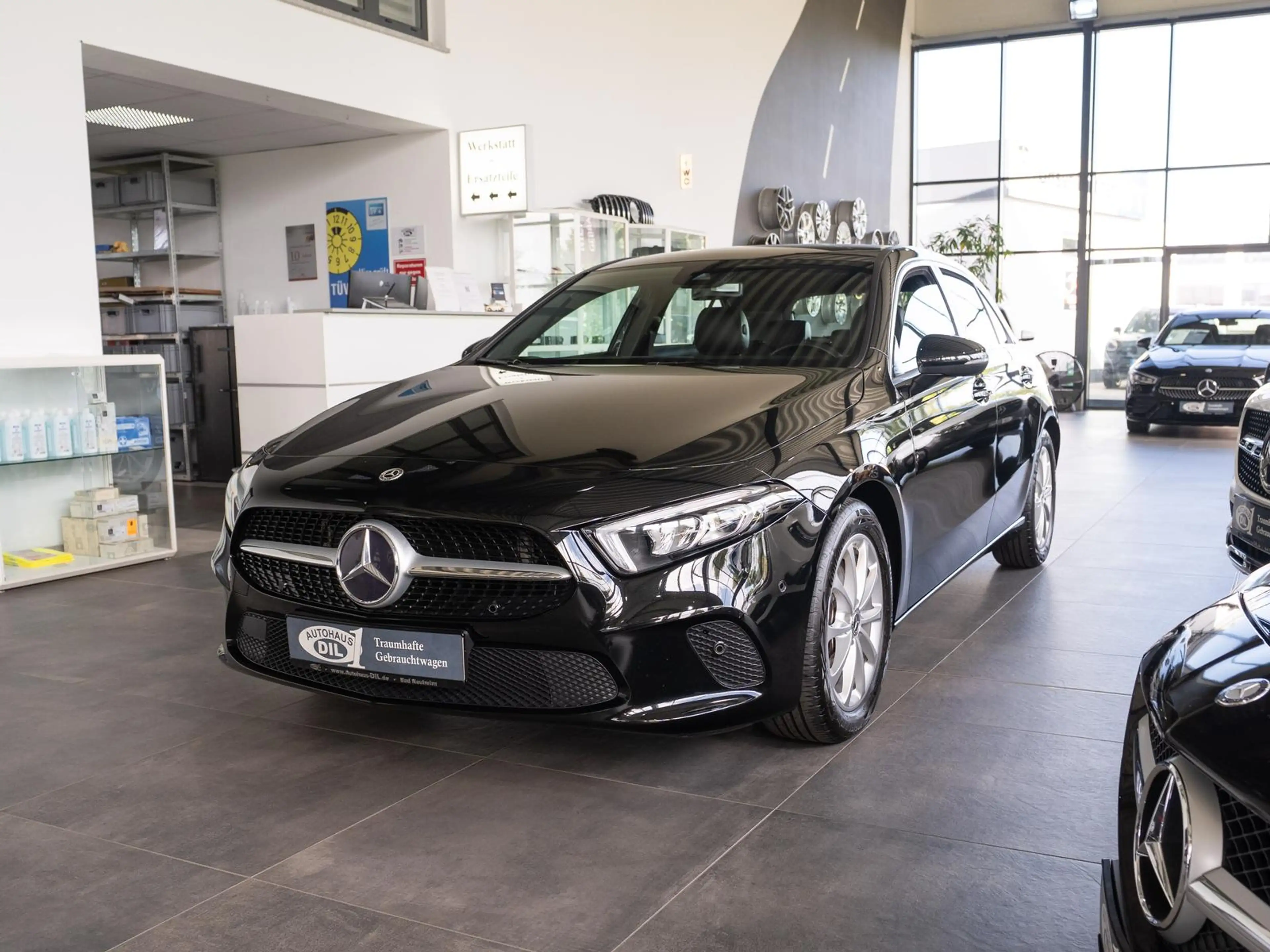 Mercedes-Benz A 220 7G-DCT *LED*TOTWINKEL*WIDESCREEN*MBUX* — photo 3