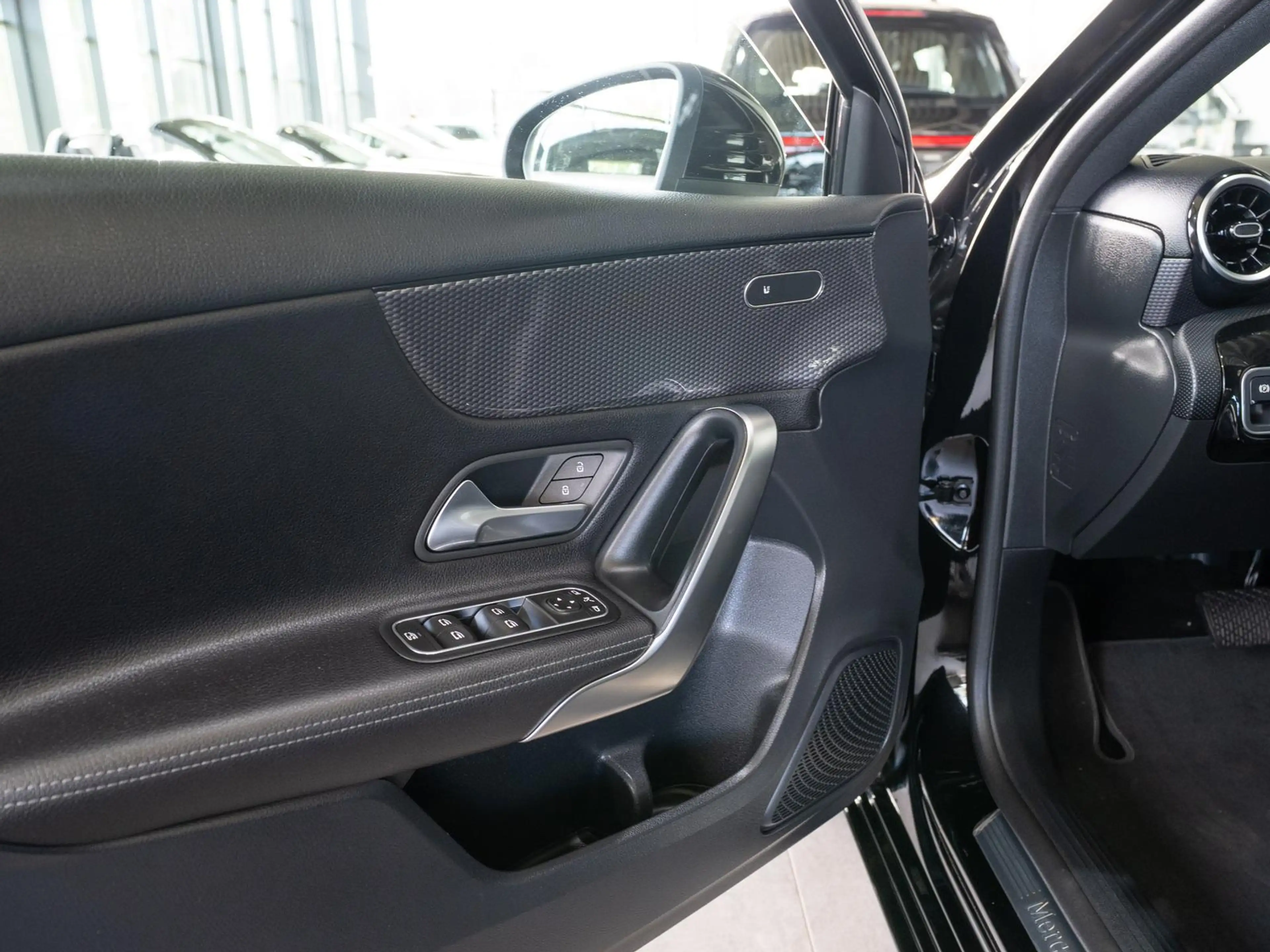 Mercedes-Benz A 220 7G-DCT *LED*TOTWINKEL*WIDESCREEN*MBUX* — photo 11