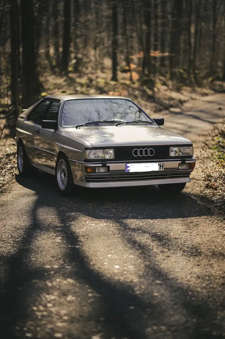 Audi QUATTRO Urquattro Gümüş rengi - 1