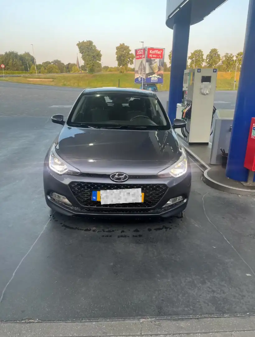 Hyundai i20 1.2 HP i-Motion Grijs - 1