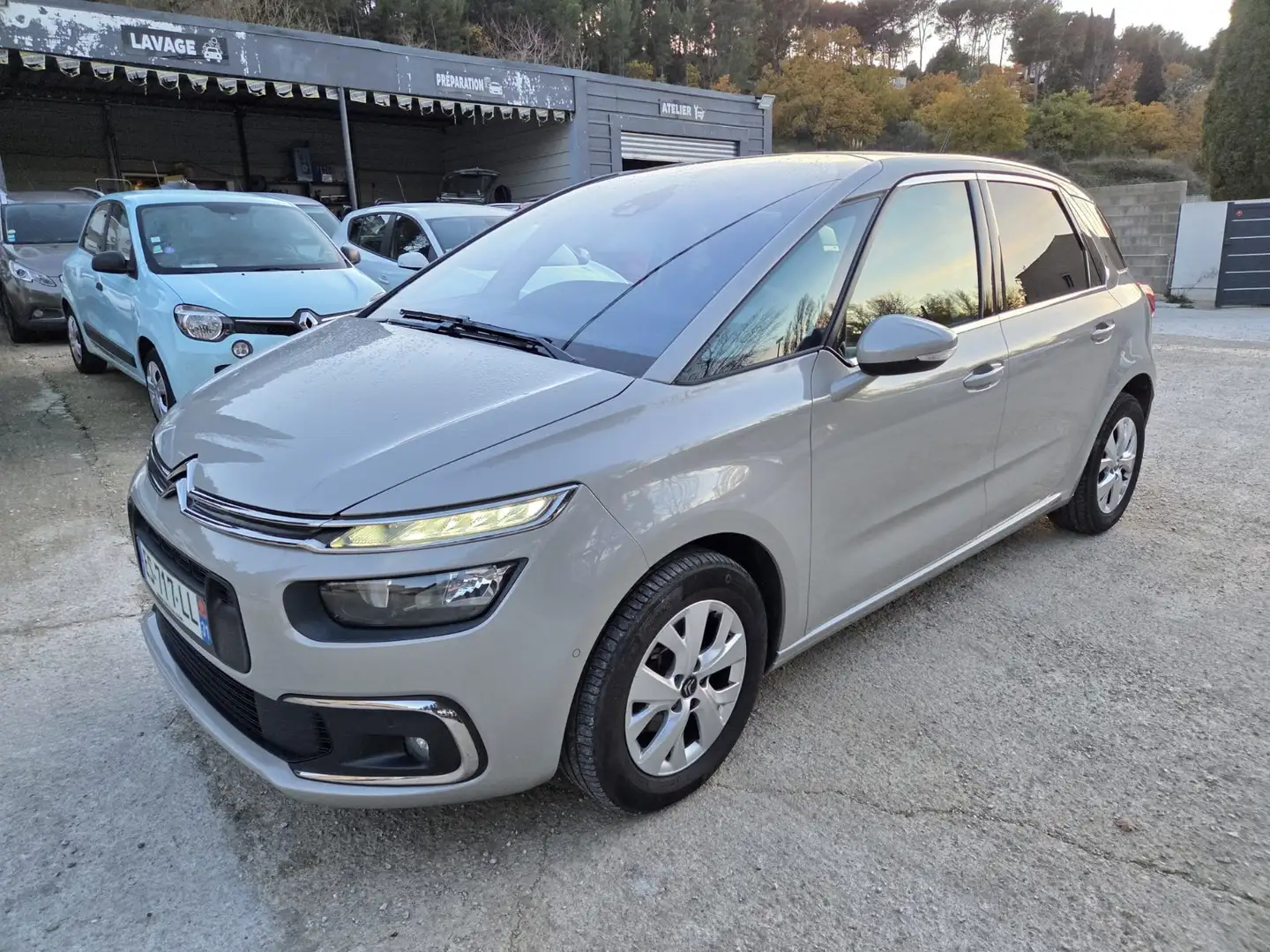 Citroen Spacetourer Feel Beige - 2