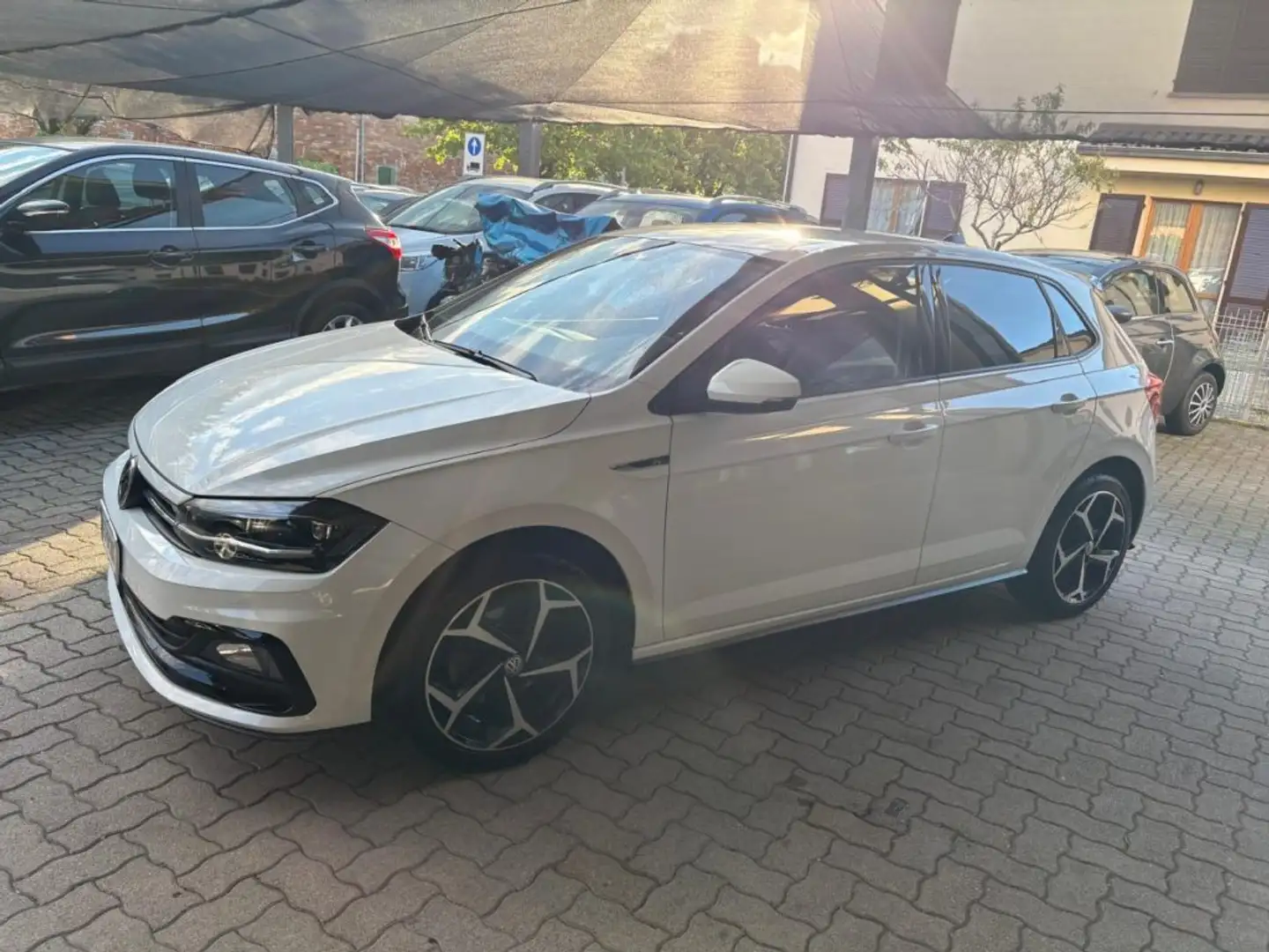 Volkswagen Polo 1.6 TDI 95 CV R LINE OK NEOPATENTATO Bianco - 1
