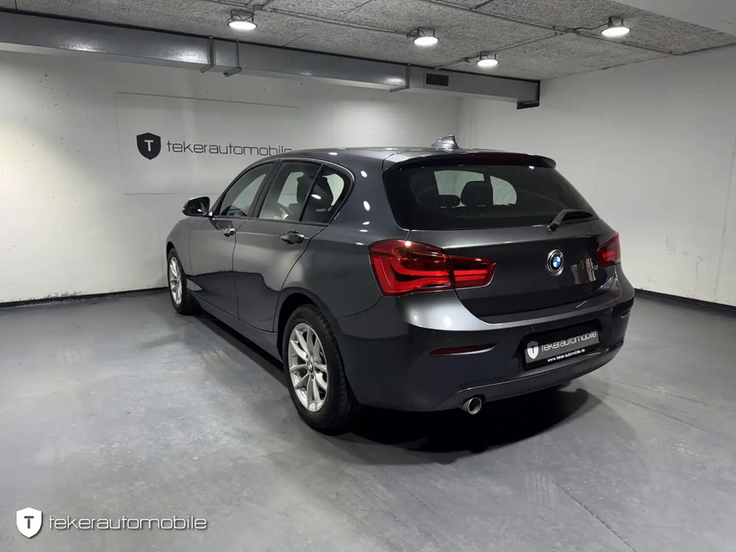 BMW 118 i Advantage *Automatik*Navigation' Grau - 2