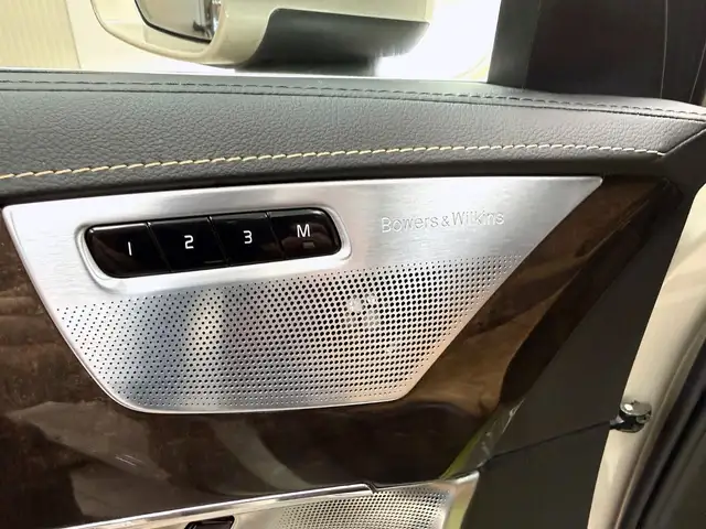 Volvo XC90 view 25