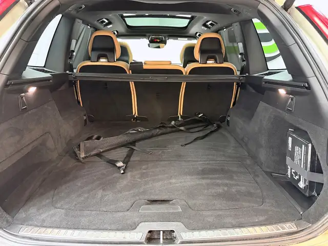 Volvo XC90 view 7