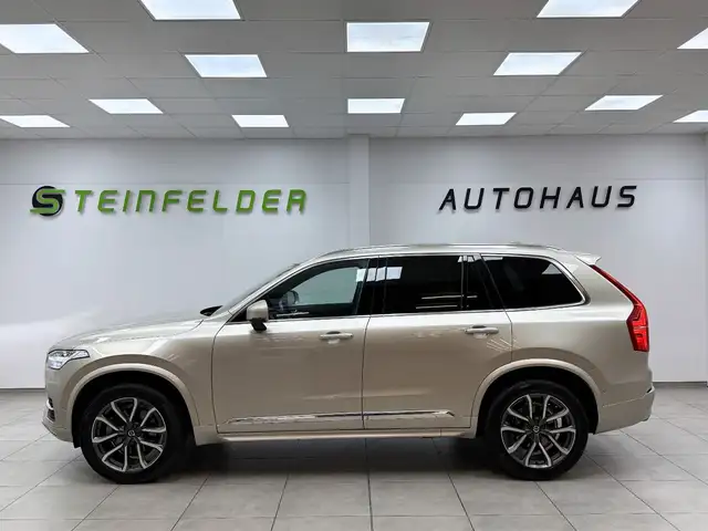 Volvo XC90 view 4
