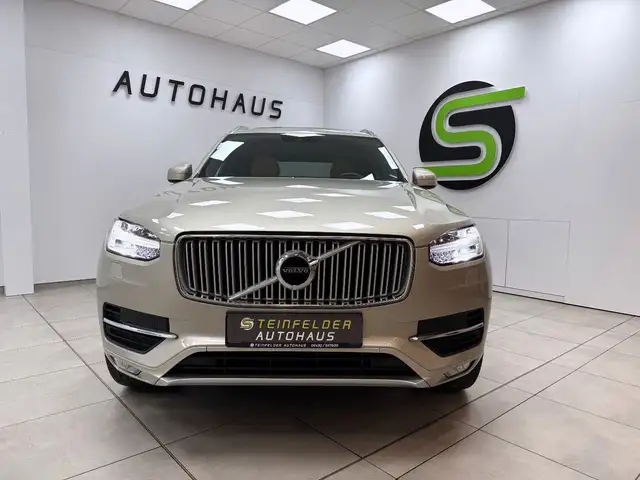 Volvo XC90 view 2
