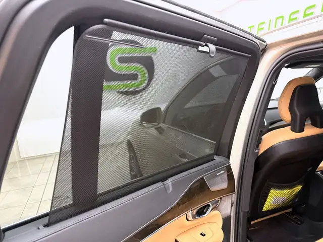 Volvo XC90 view 28