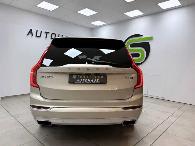 Volvo XC90 view 6