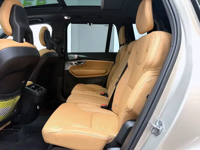 Volvo XC90 view 14