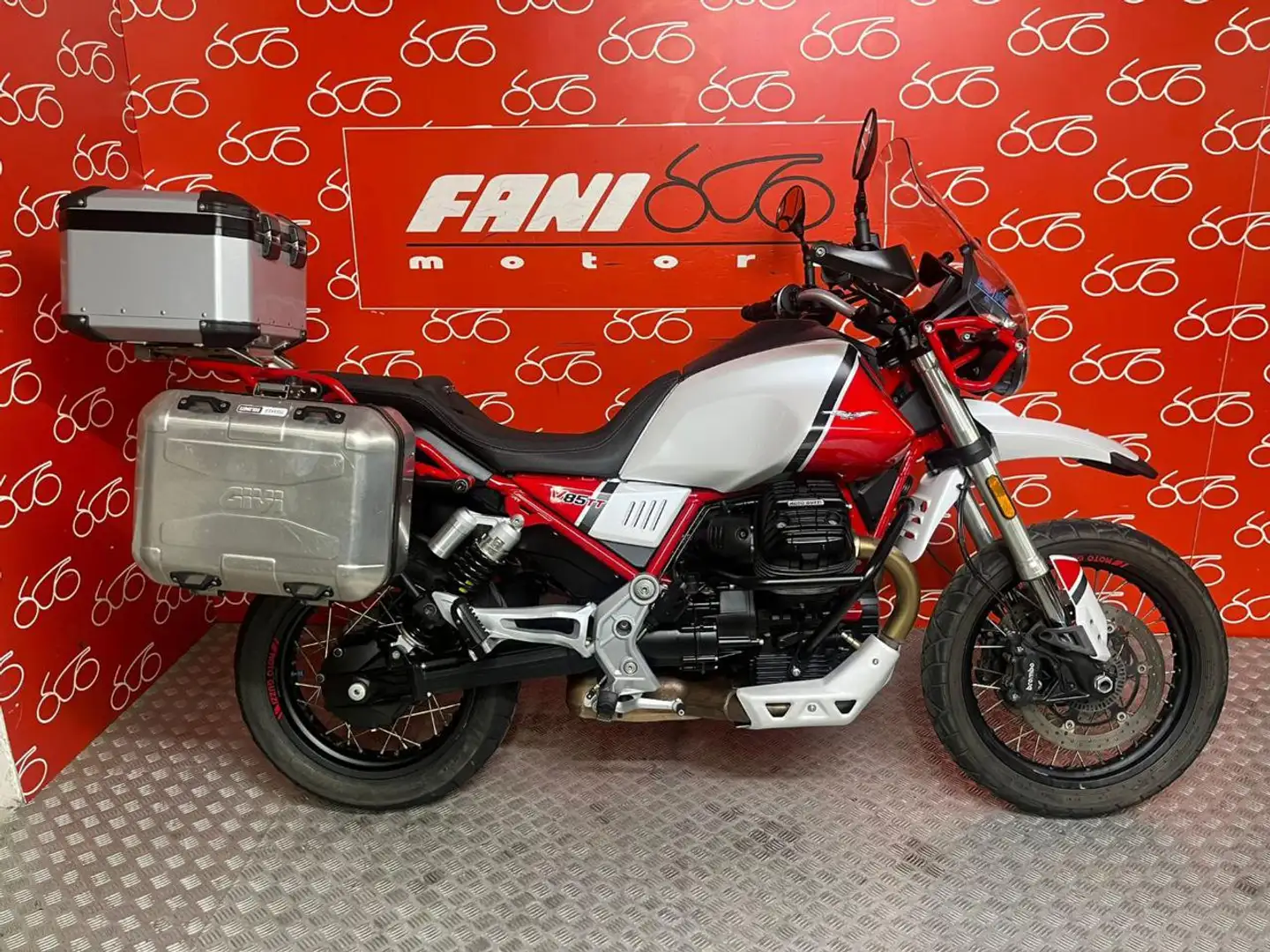 Moto Guzzi V 85 TT TT Beyaz - 1
