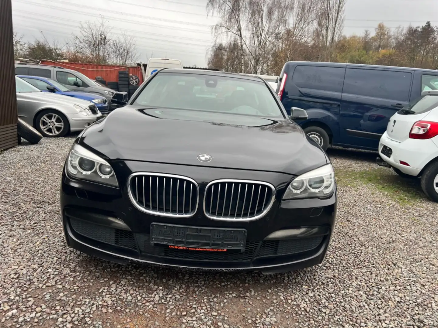 BMW 730 BMW  730D. Sport-Paket M / M-Technic Schwarz - 2