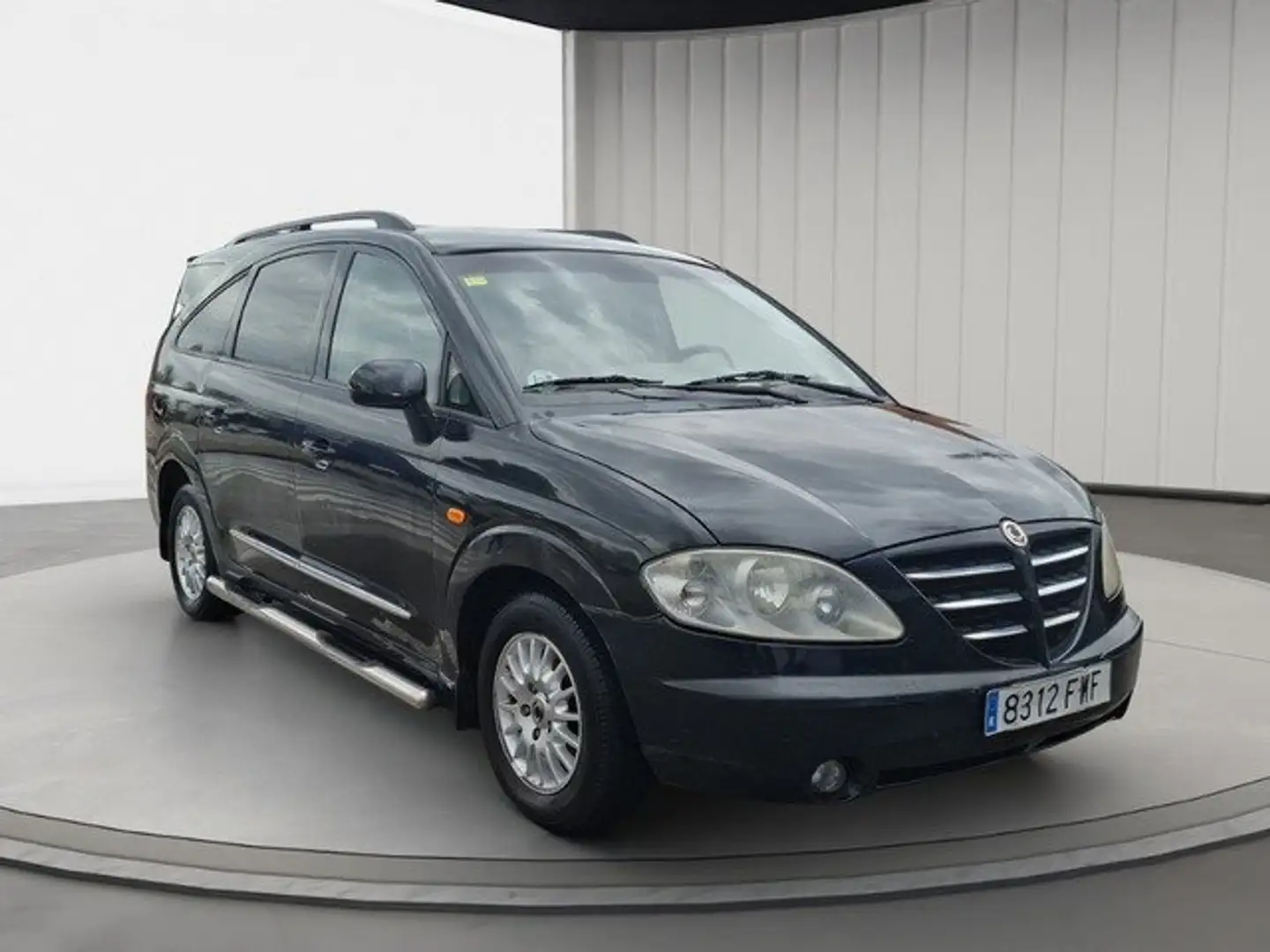 SsangYong Rodius 270 Xdi Premium Schwarz - 2