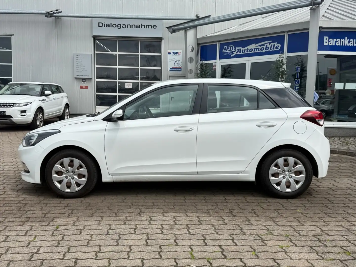 Hyundai i20 blue Basis Weiß - 2
