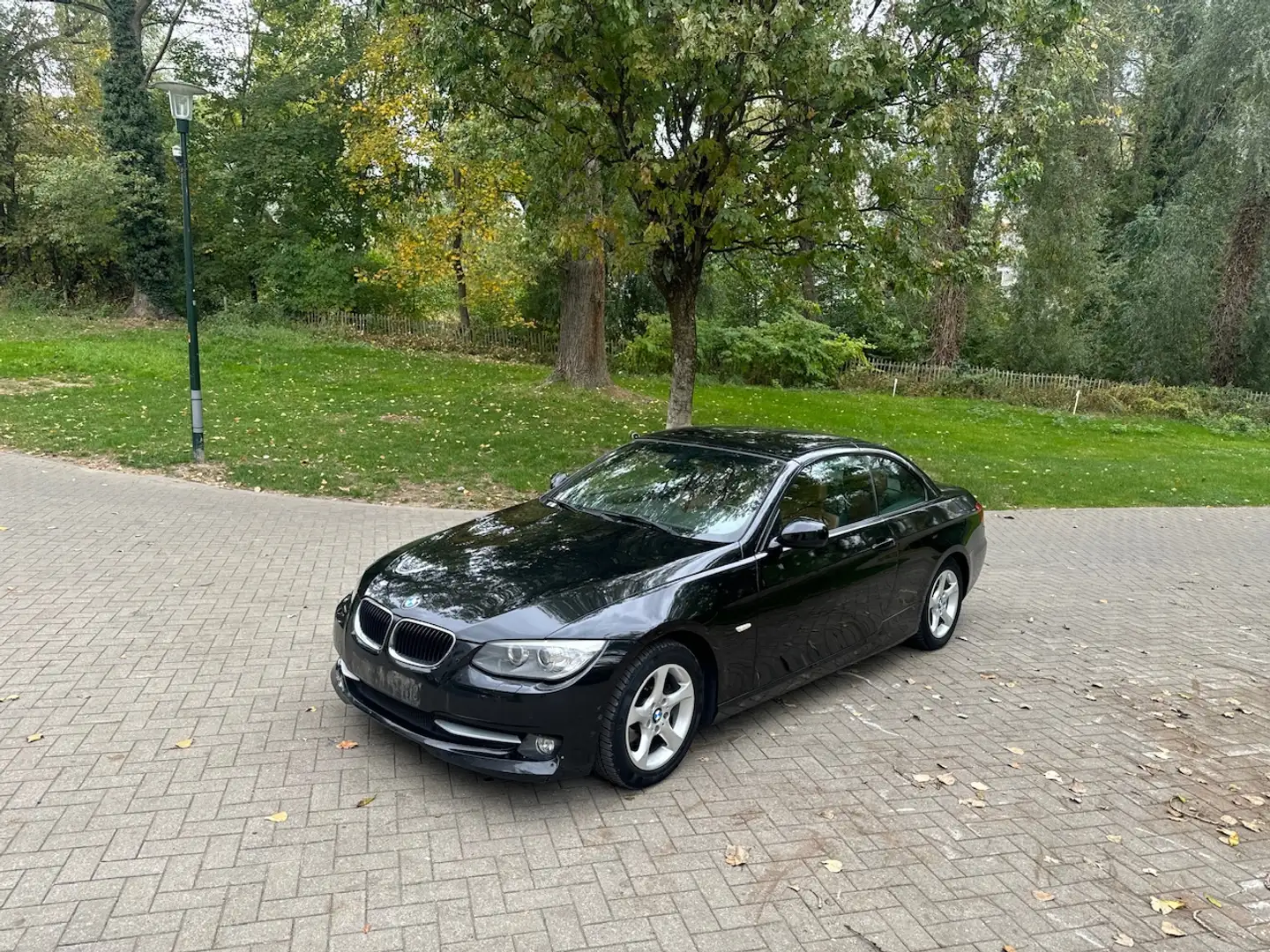 BMW 320 Cabriolet 320d Noir - 1
