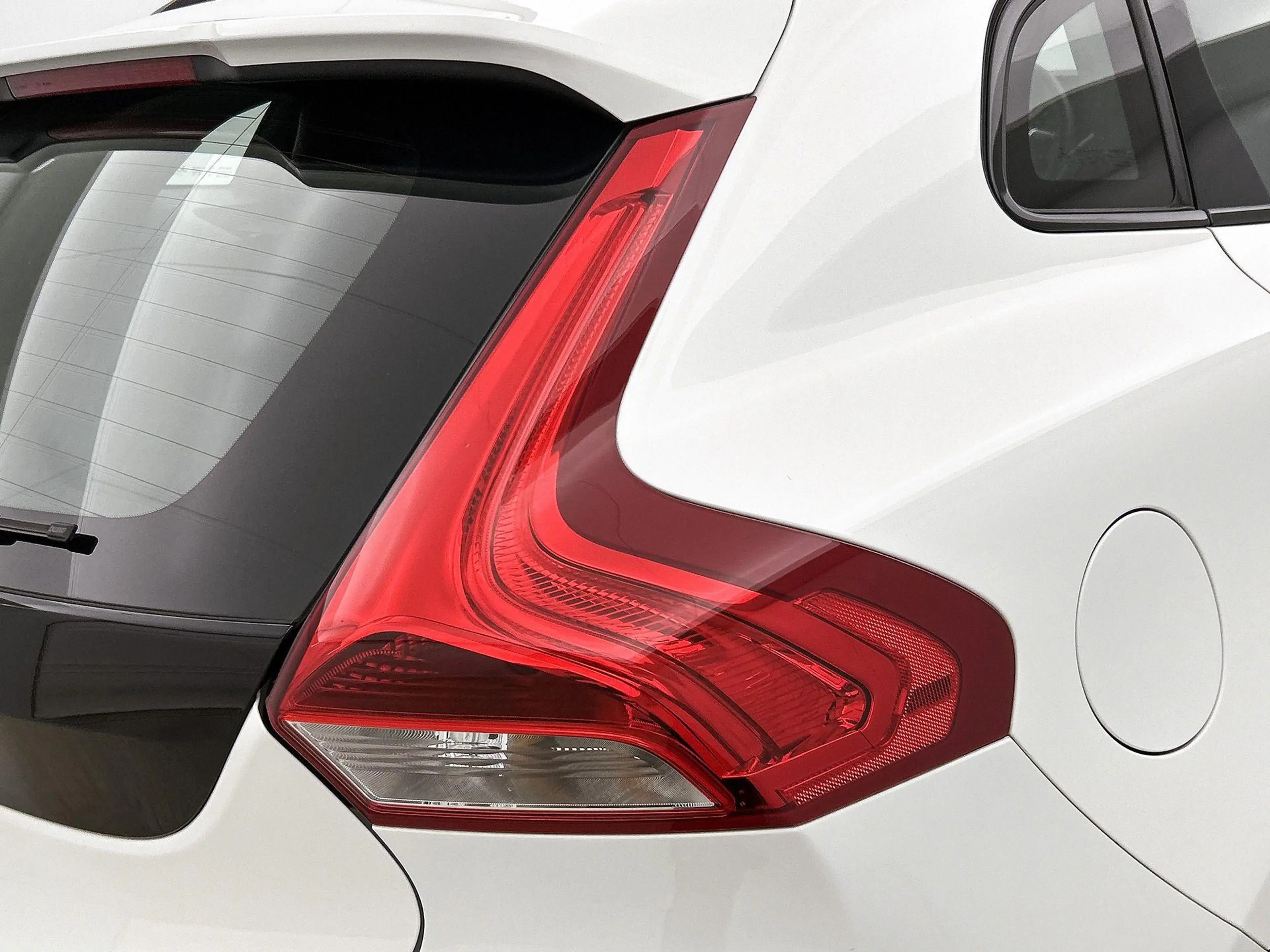 Volvo V40 Cross Country 1.5 T3 Nordic+ — photo 14