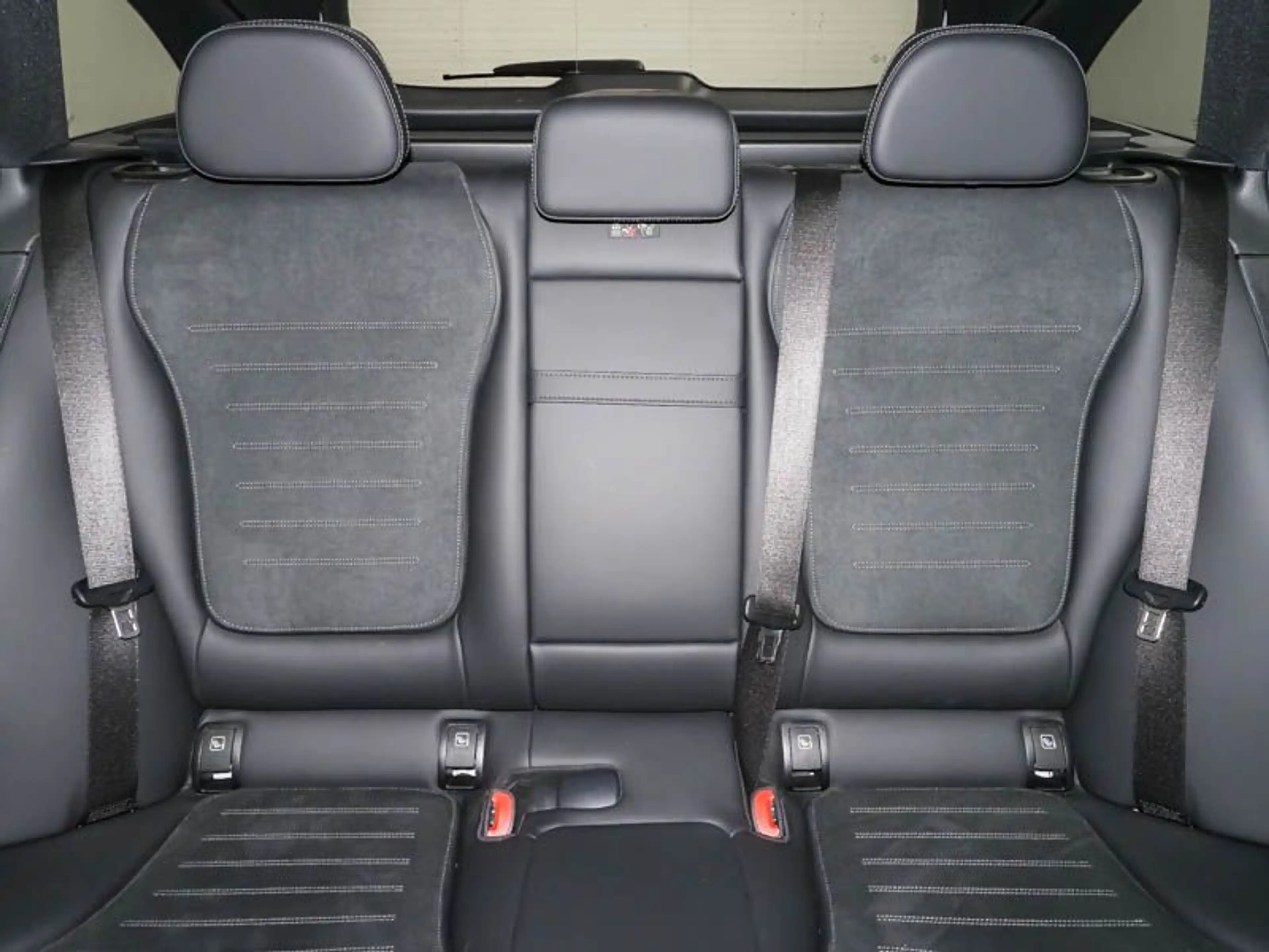 Mercedes-Benz C 300 de T AMG PREMIUM PLUS PANO SD HUD AHK — photo 11
