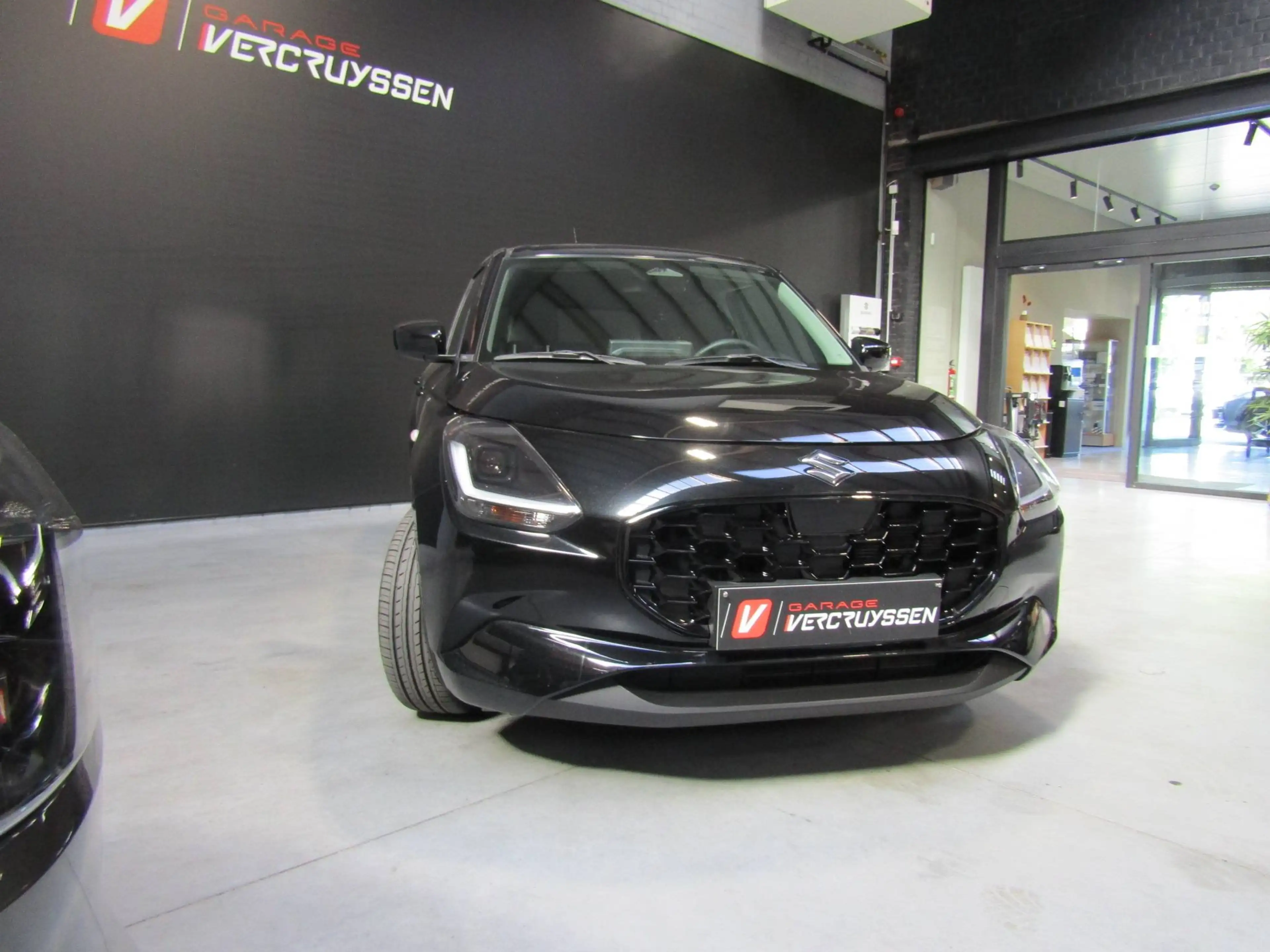 Suzuki Swift GL+ CVT — photo 7