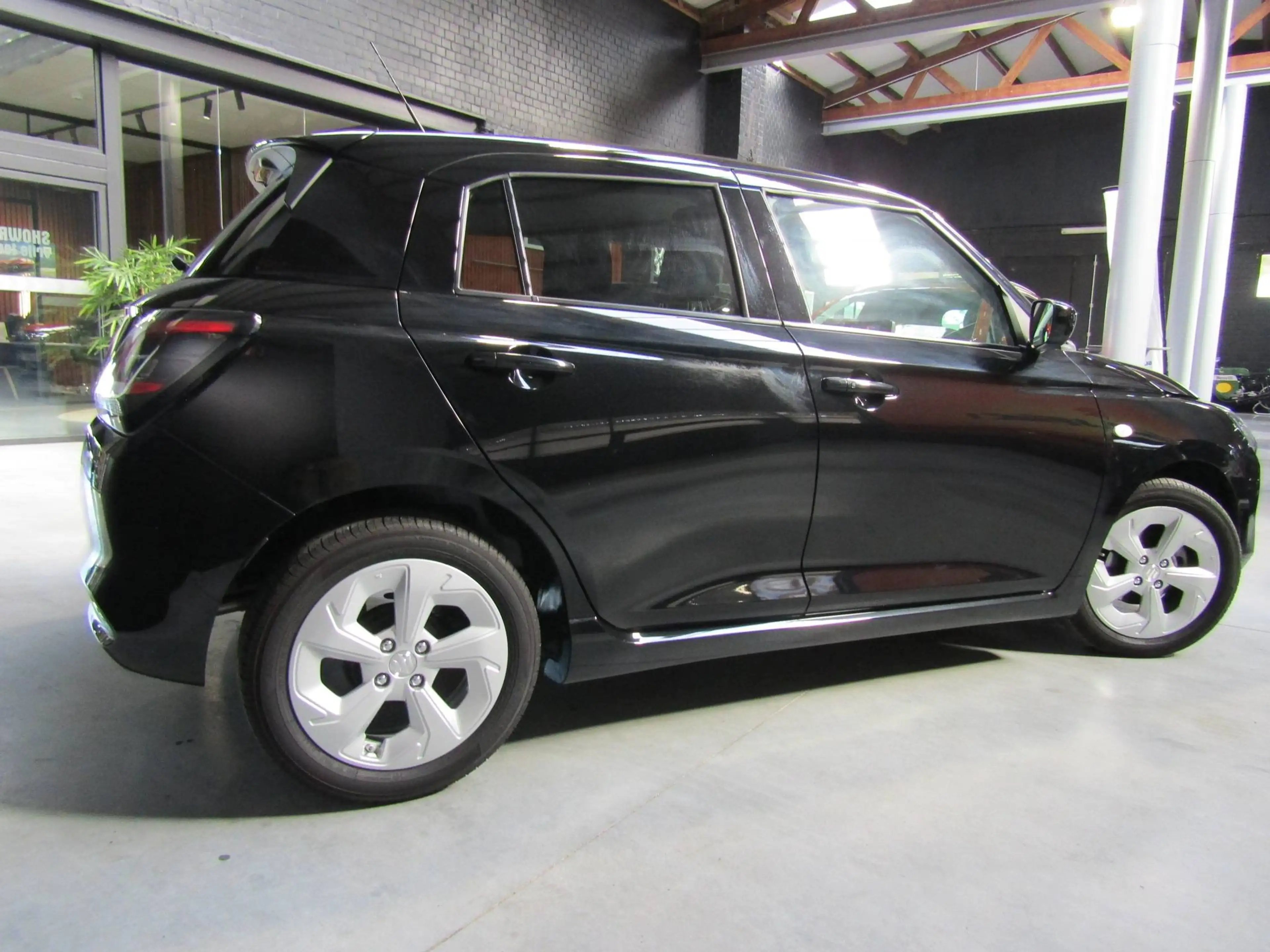 Suzuki Swift GL+ CVT — photo 5
