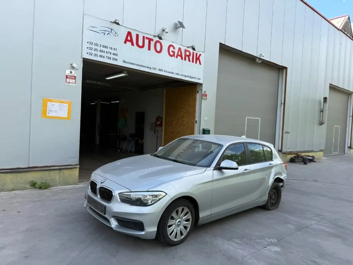 BMW 114 d Gris - 1