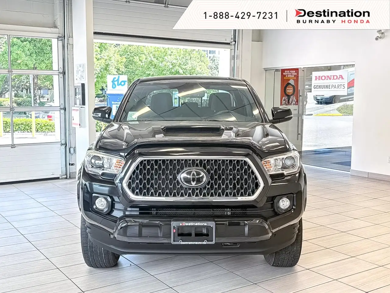 Toyota Tacoma снимка Toyota Tacoma