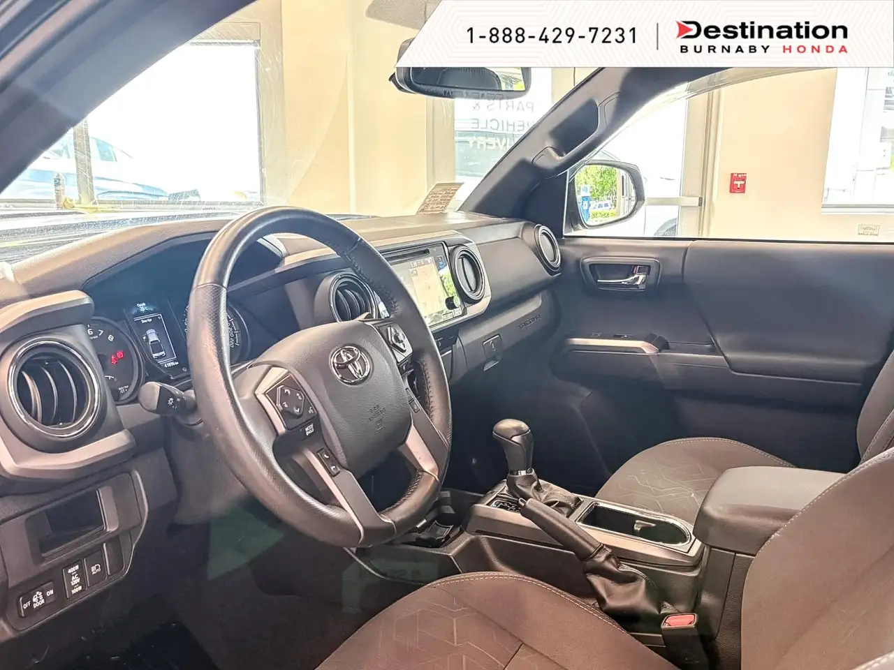 Toyota Tacoma снимка Toyota Tacoma