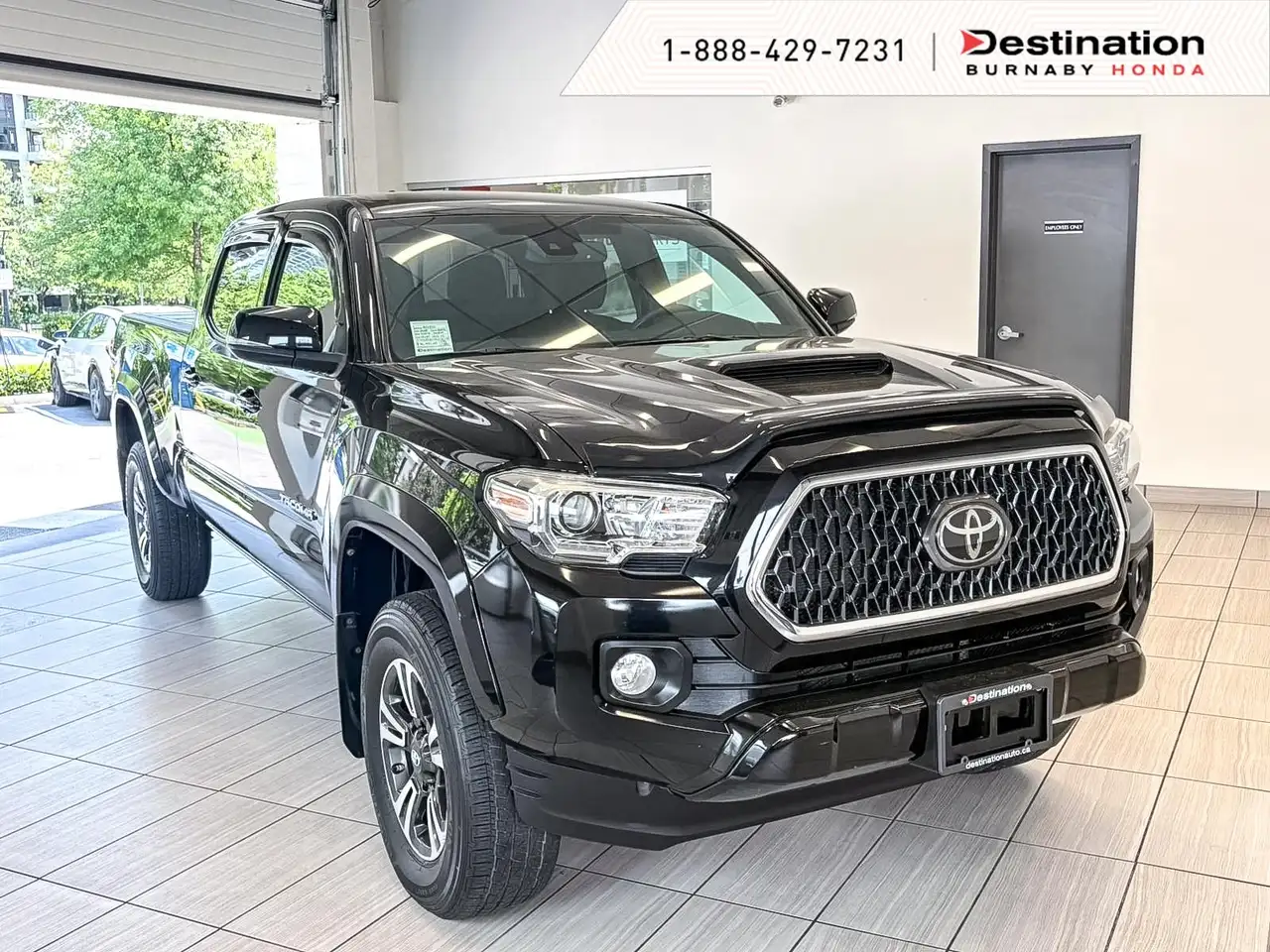 Toyota Tacoma снимка Toyota Tacoma