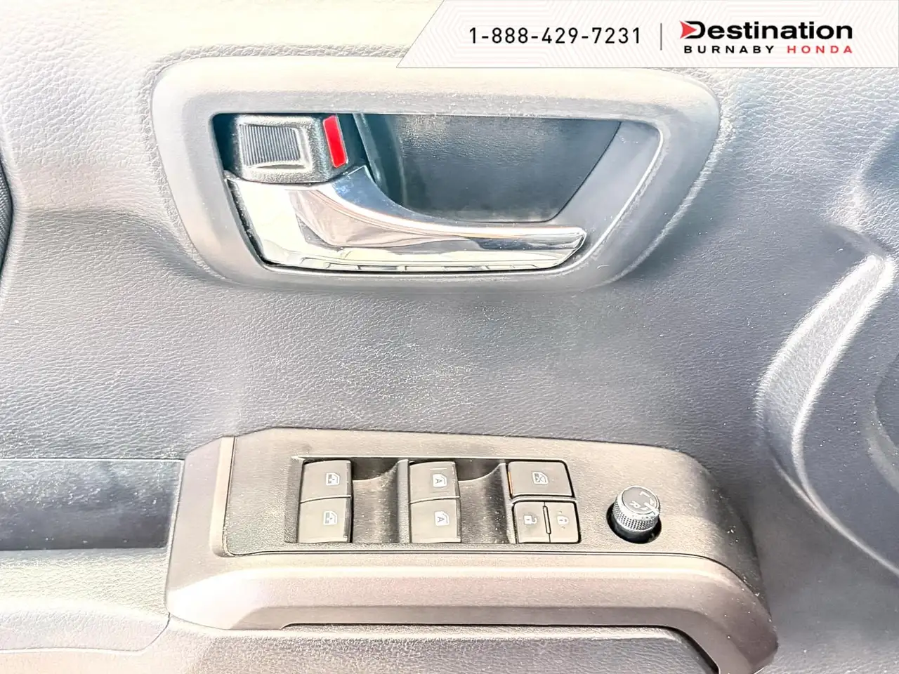 Toyota Tacoma снимка Toyota Tacoma
