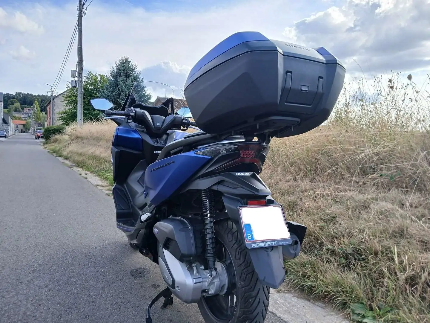 Honda Forza 125 Bleu - 2