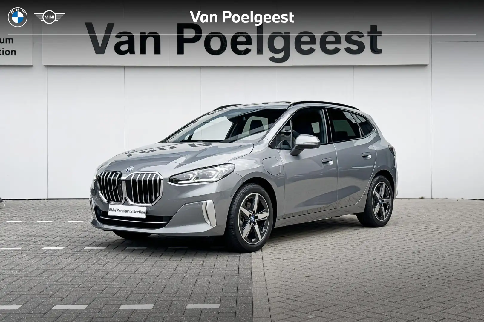 BMW 225 2 Serie Active Tourer 225e xDrive Panoramadak | Tr Grijs - 1