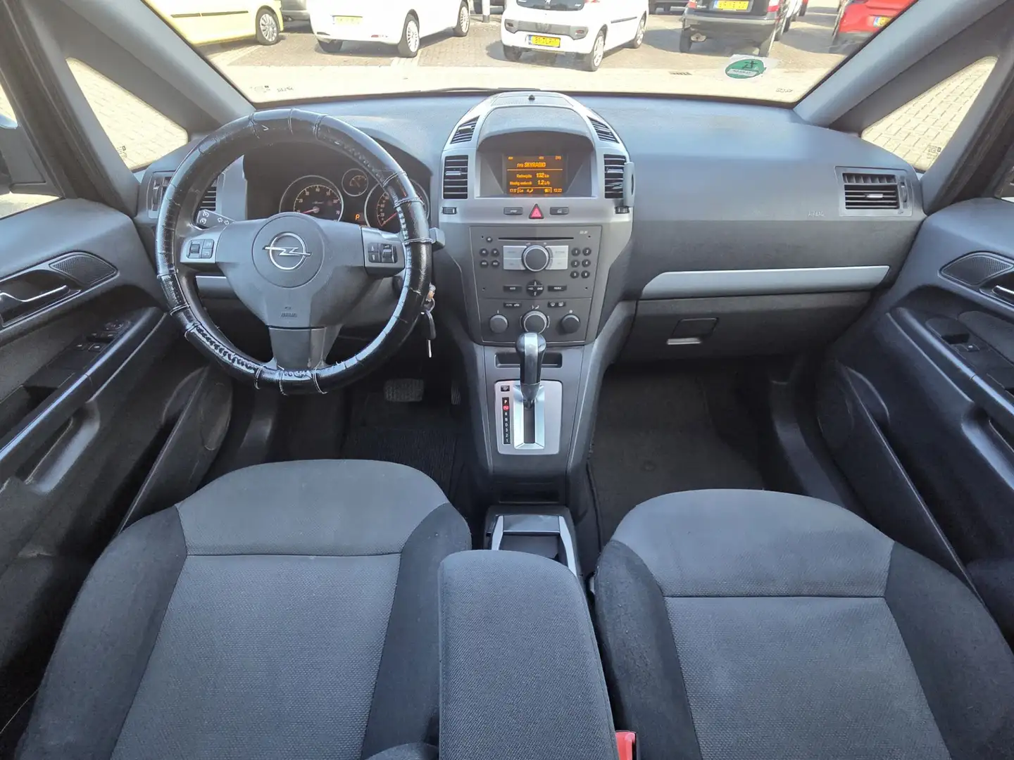 Opel Zafira 2.2 Enjoy/7 PERS/AUTOMAAT Grijs - 2