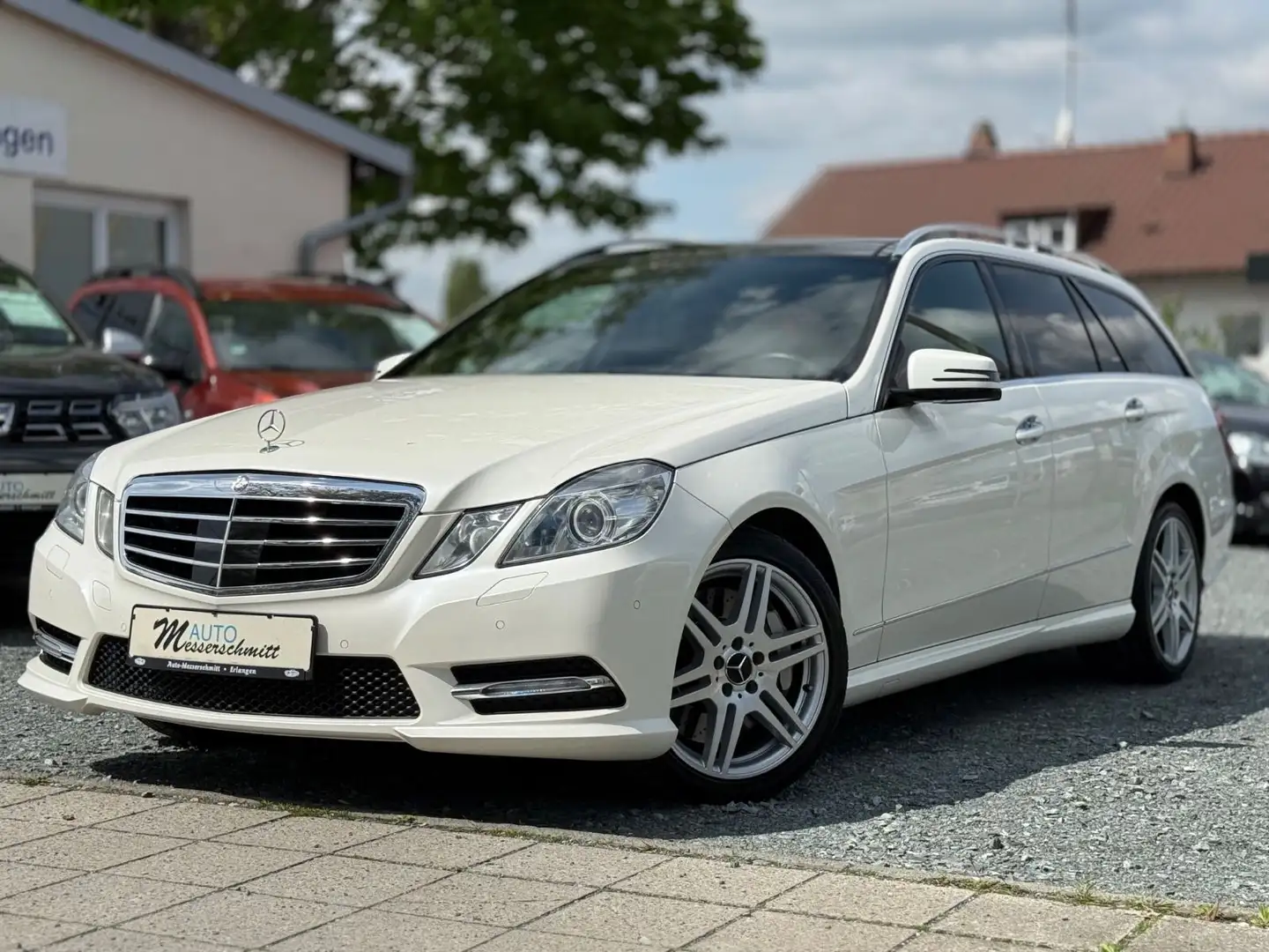 Mercedes-Benz E 500 E 550 V8 BiTurbo AMG PANO LEDER NAVI H&K TOP! Blanc - 2