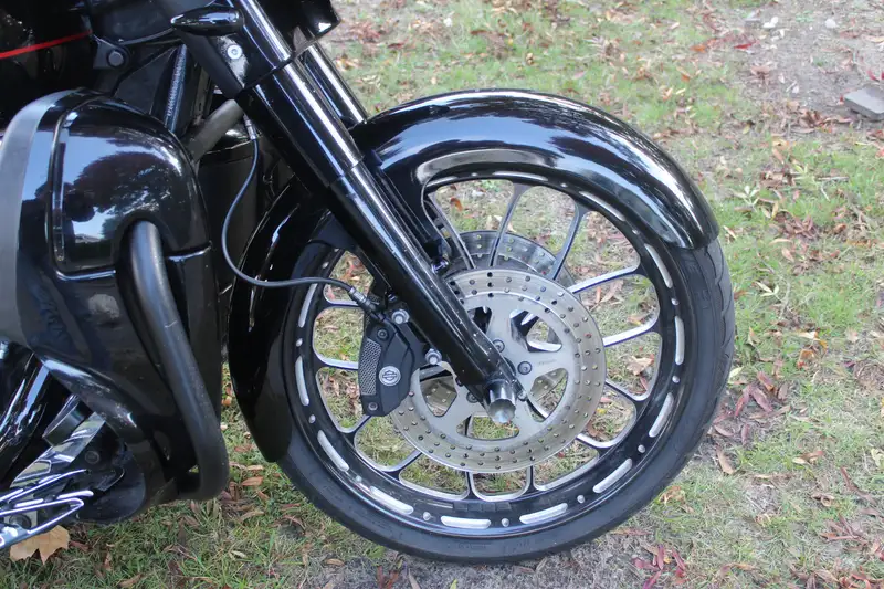 Harley-Davidson Ultra Limited - foto 8