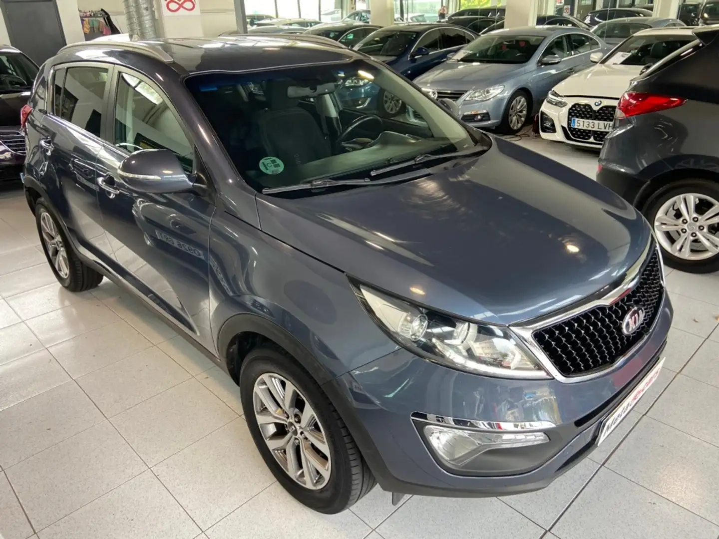 Kia Sportage 1.6 GDI Drive 4x2 Gris - 2
