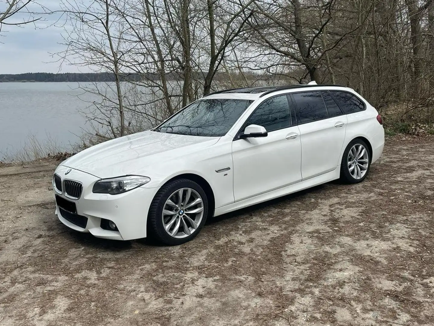 BMW 525 525d+Touring+Sport-Aut. Wit - 2