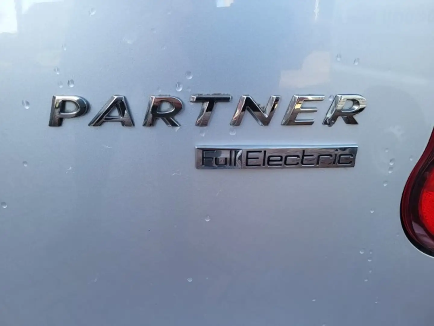 Peugeot Partner Full Electric met Trekhaak Argento - 2