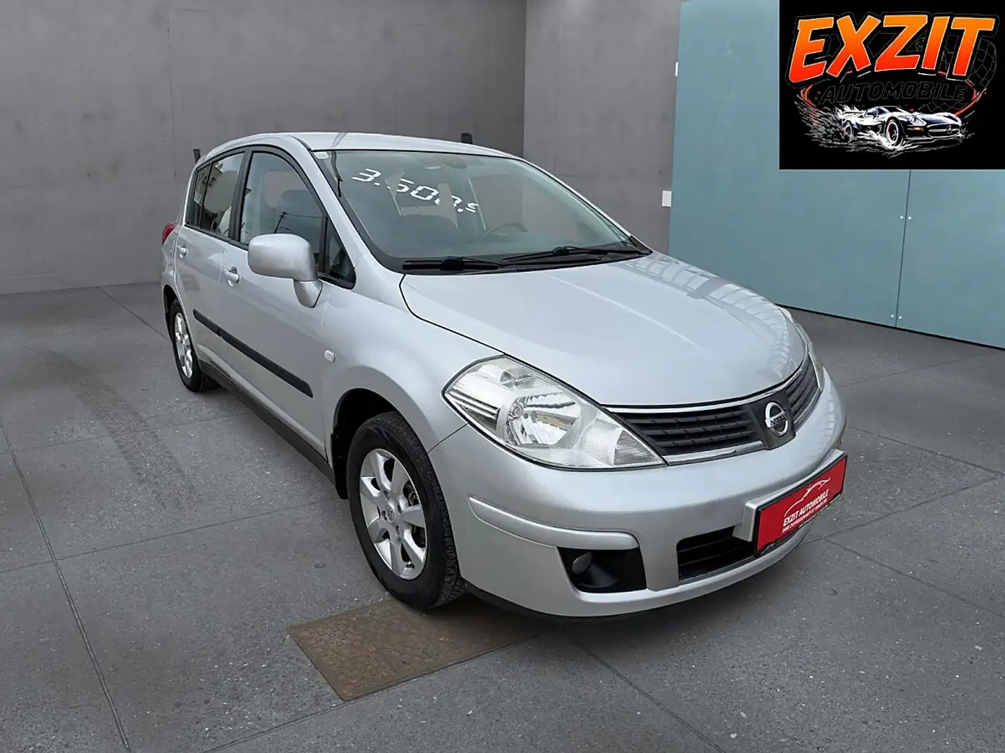 Nissan Tiida 1,5 Visia Silber - 1