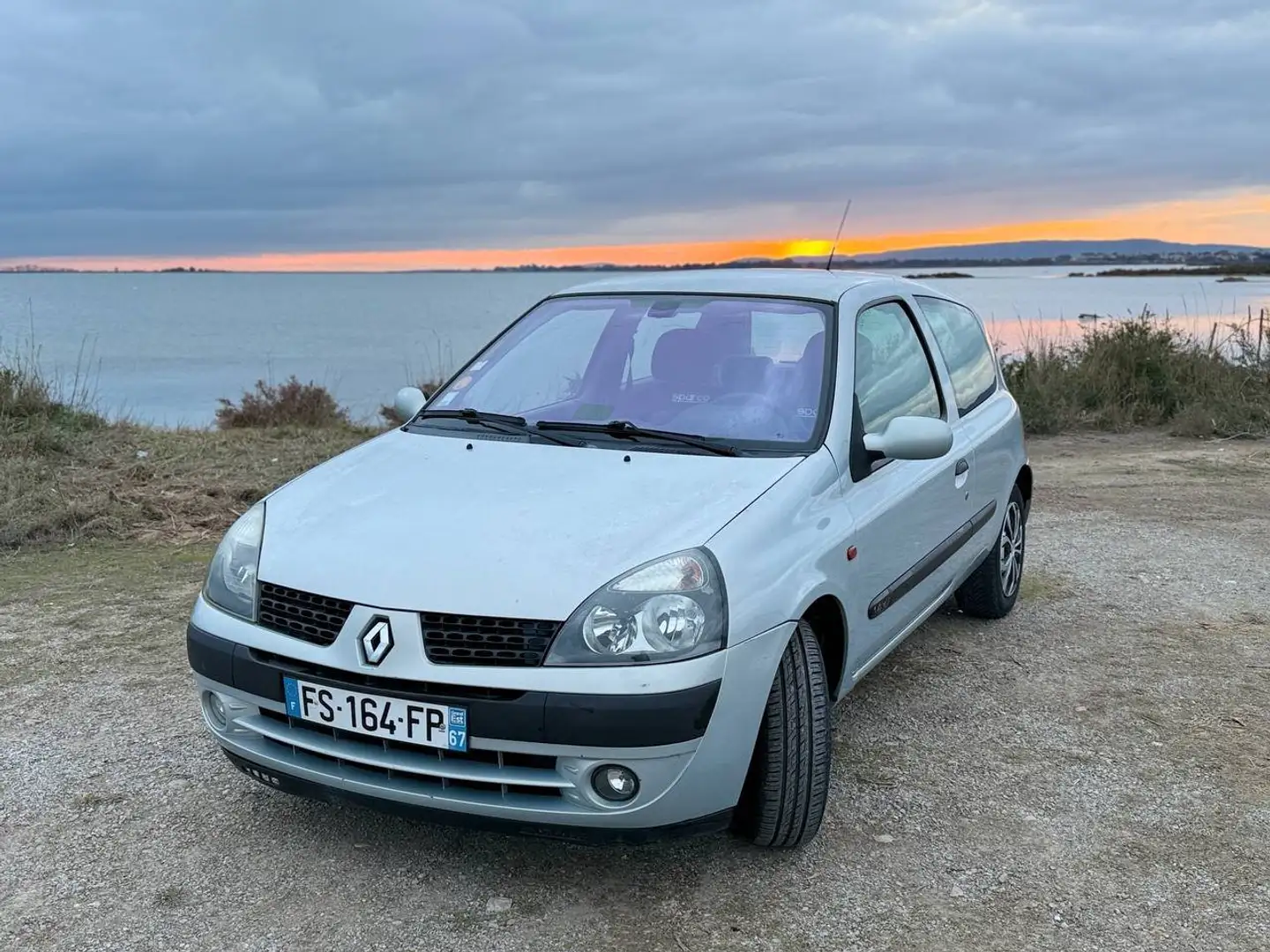 Renault Clio Clio 1.4i 16V Privilège Gris - 1