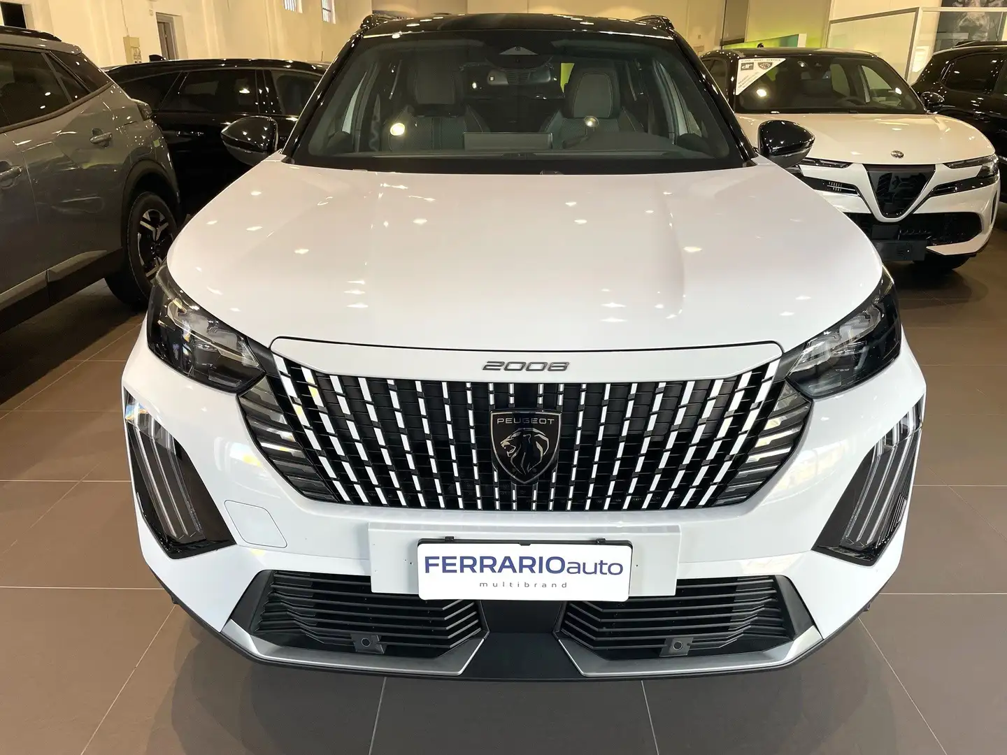 Peugeot 2008 2008 1.2 hybrid GT 145cv e-dcs6 - KM0 - Weiß - 2