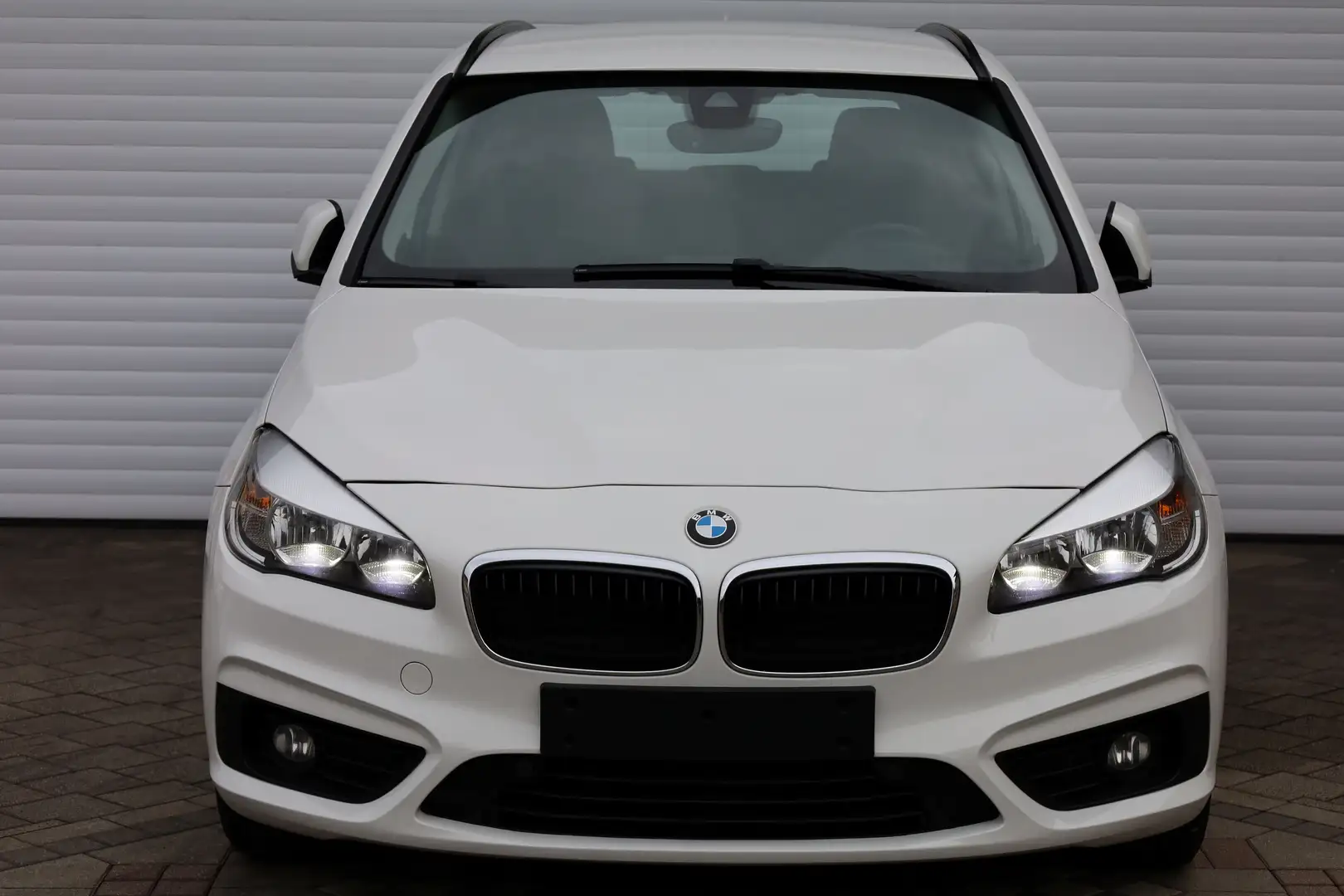 BMW 216 216d Active Tourer*NAVI-KAMERA-SPORTSITZE-SHZ-AHK* Weiß - 2