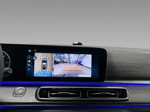 Mercedes-Benz V 300 view 11