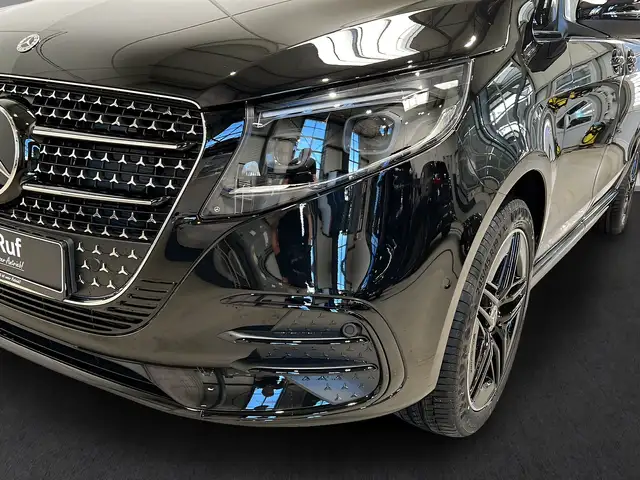 Mercedes-Benz V 300 view 15