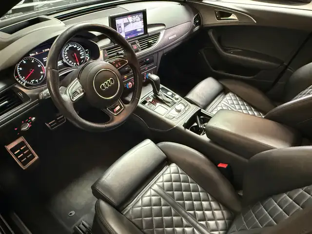 Audi A6 view 13