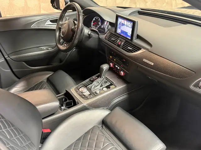 Audi A6 view 11