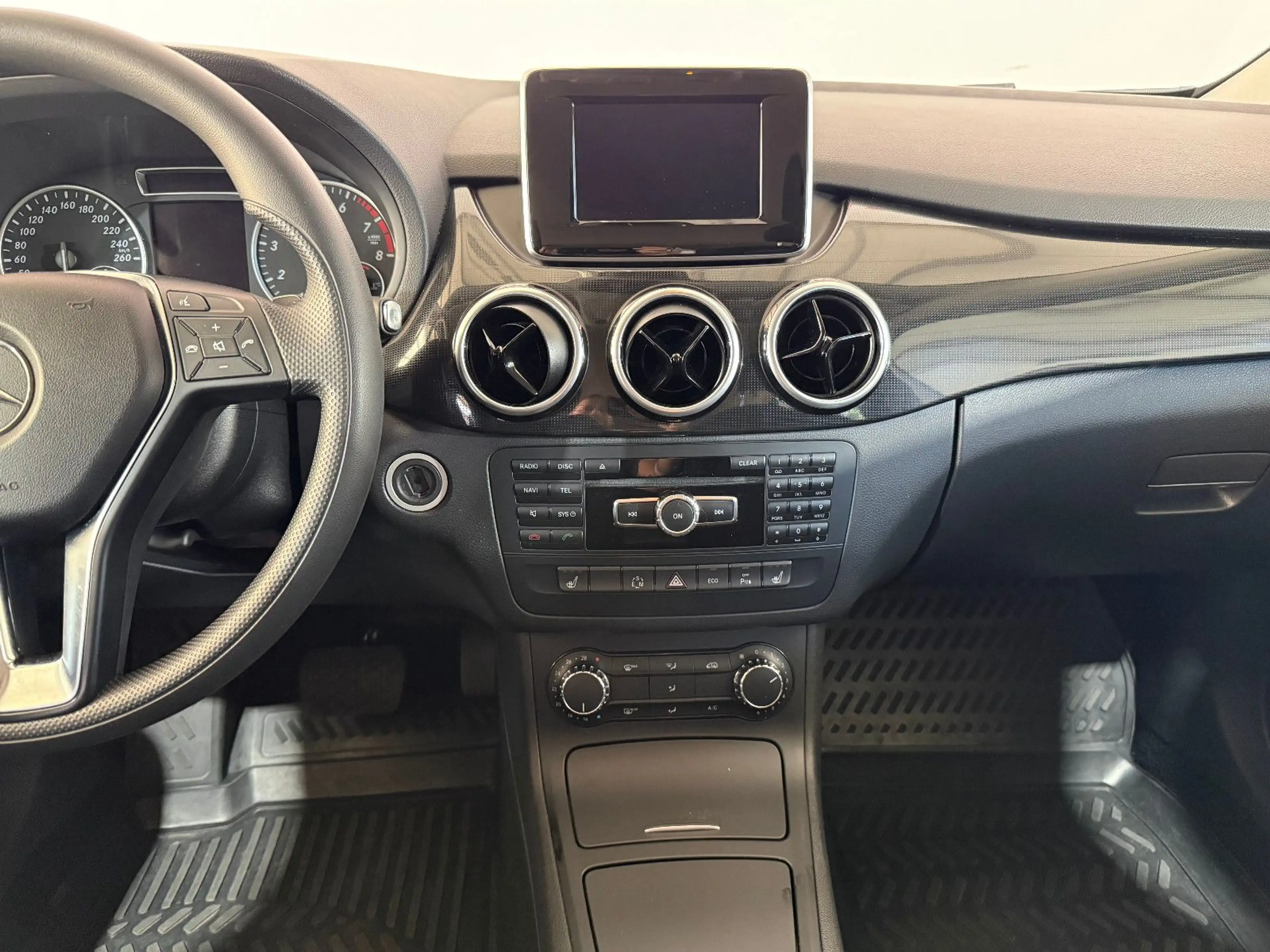 Mercedes-Benz B 200 *SCHECKHEFT+SR/WR+NAVI+TEMPOMAT+SENSOREN* — photo 12