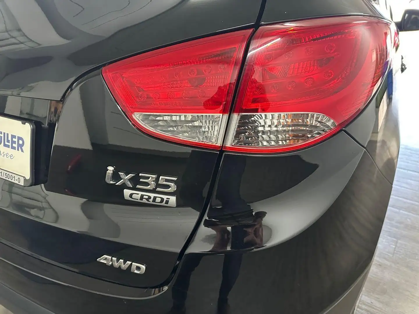 Hyundai iX35 2.0 CRDi Allrad+Sitzheiz+Kamera+VERMITTLUNG Schwarz - 2